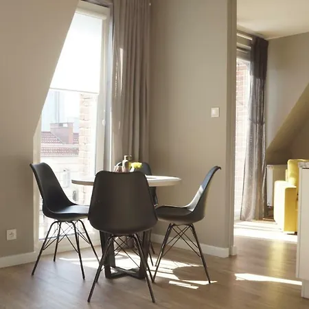 Tartaczna Street Apartment *